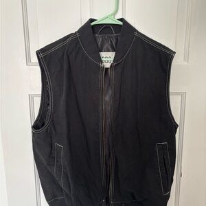 Men's Black Sleeveless Jacket